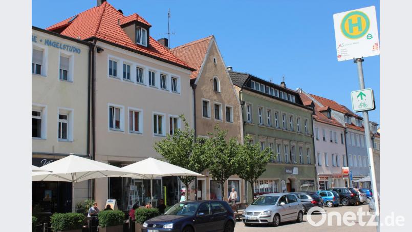 Bei der städtebaulichen Untersuchung soll nicht nur das ehemalige Hotel Goldner Löwe (Drittes Gebäude von rechts) betrachtet werden, sondern auch das gesamte Umfeld. cs