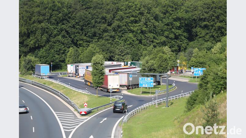 Die Rastanlage Sperbes an der Autobahn 9 zwischen Plech und Hormersdorf. Laut Polizei wurde am Dienstag in der Nähe des Rastplatzes nach Hinweisen im Zusammenhang mit dem Verschwinden von Sophia gesucht.  	Bild: Stephan Fricke/News5/dpa Stephan Fricke/News5/dpa
