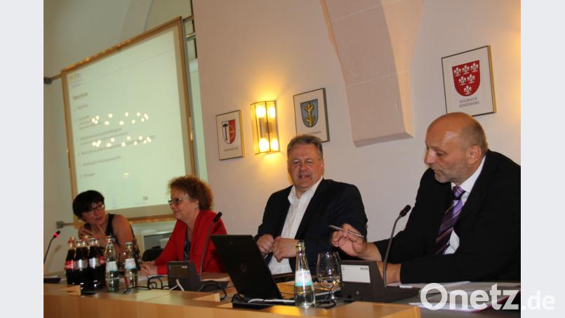 Als „Highlight für 2018“ bezeichnet der Vorsitzende des Inklusionsbündnisses Amberg-Sulzbach, Georg Dietrich (rechts), die erstmalige Ausschreibung eines Inklusionspreises. Adele Schütz