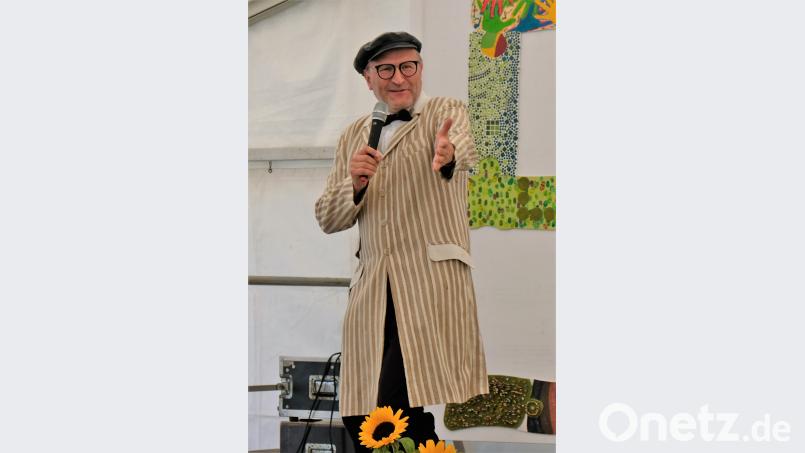 Oliver Tissot hielt die etwas andere Festansprache unter dem nicht ernstgemeinten Titel ""Zelerität im Zentrum dromologischer Intermundien führungsspezifischer Relevanzen". Bild: twi