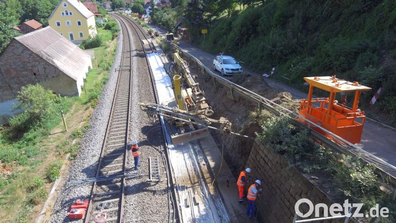 Stützmauer im Kellerweg: Die lärmintensiven Arbeiten konnten diese Woche abgeschlossen werden. exb