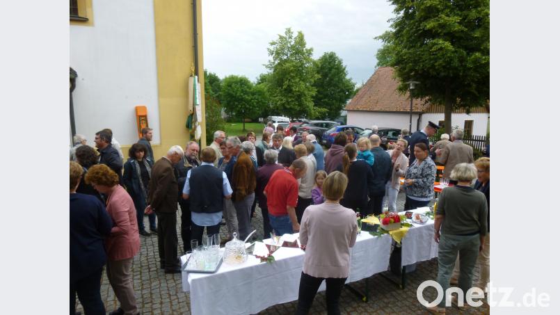 Stehempfang am Kirchplatz Gleißner