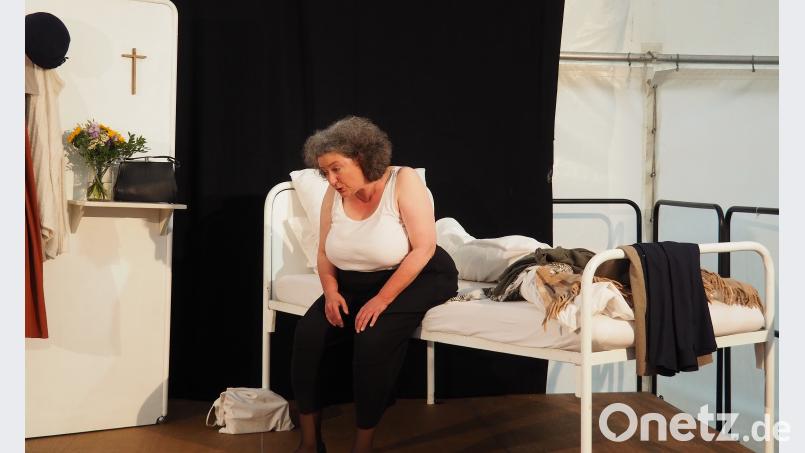 In diesem Moment war die Schauspielerin Gisela Nohl die demenzkranke Mutter. Bild: Bühner Bühner