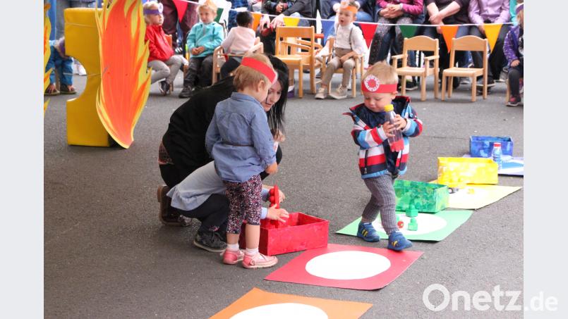 Die Kinder der Mäusegruppe legten immer die passenden Farben bereit. DEN, Autor [DEN] (<a href=