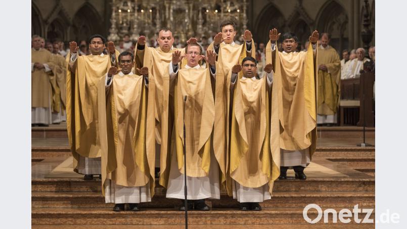 Priesterweihe im Bistum Regensburg. Bilder: Bistum Regenburg/altrofoto