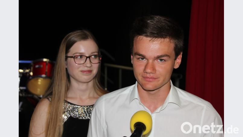 Mariella Weiß und Felix Schwägerl dankten ihren Lehrern, "sie haben ihren Job ganz gut gemacht". kro