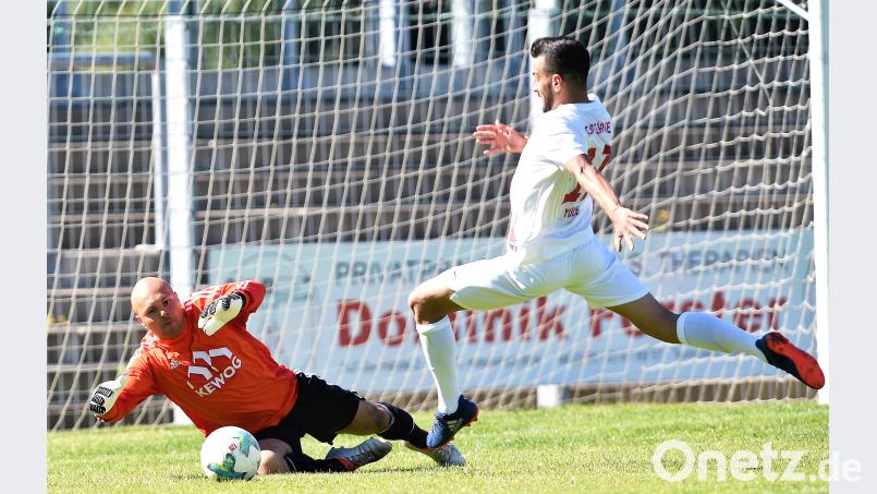 Bei der SpVgg SV Weiden stand Neuzugang Matthias Götz im Kasten. Aber auch er konnte die 1:3-Pokalniederlage gegen den ATSV Erlangen nicht verhindern. Büttner