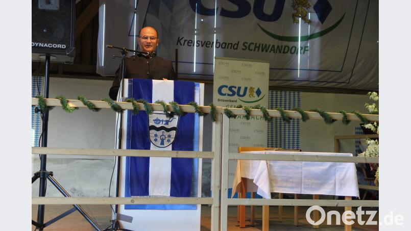 Finanzminister bei seinem Vortrag. Altmann