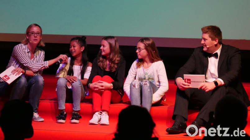 Äußerst charmant präsentierten Patsita, Laura und Eva vor mehreren hundert Zuschauern am Freitag „ihren Film“. Egid Spies