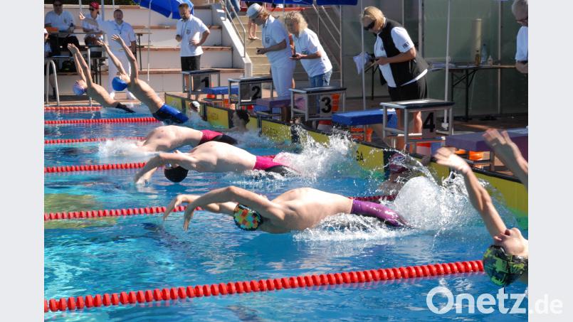 333 Schwimmer kämpften bei 1924 Starts im Tirschenreuth Freibad um die Titel bei der Bezirksmeisterschaft. Gebert