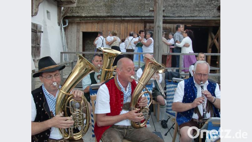 Wer wollte, konnte zu zünftiger Musik das Tanzbein schwingen. Haubelt