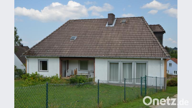 Das marode "Prälat-Ascherl-Haus" wird in die Sanierungsmaßnahme mit einbezogen, bis auf die Kellermauern zurückgebaut und nachfolgend in Holzbauweise ein Mehrzweckgebäude errichtet. dob