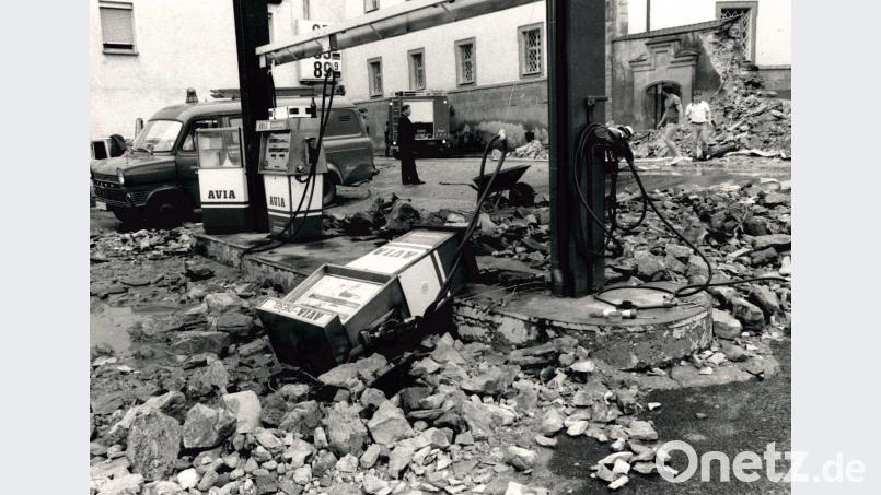 Anfang Juli 1987 verursachten sintflutartige Regenfälle im Vils- und Lauterachtal Millionenschäden. Das Wasser hatte damals sogar eine Zapfsäule aus der Verankerung in Ensdorf gerissen. (ref)