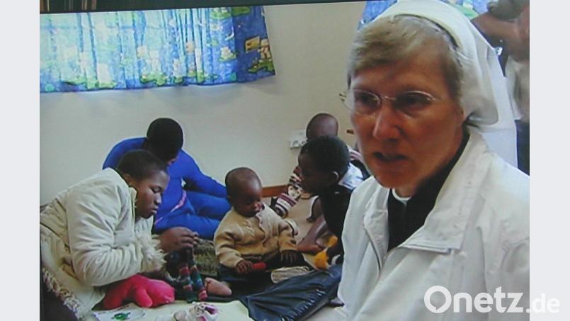Schwester Ellen kümmert sich mit Hingabe um Aids-Waisen. le