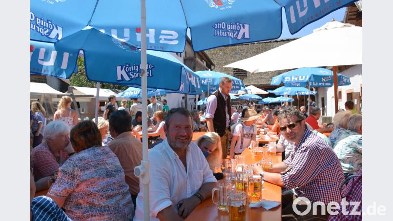Volle Tische waren bei traumhaftem  Sommerwetter garantiert. eya