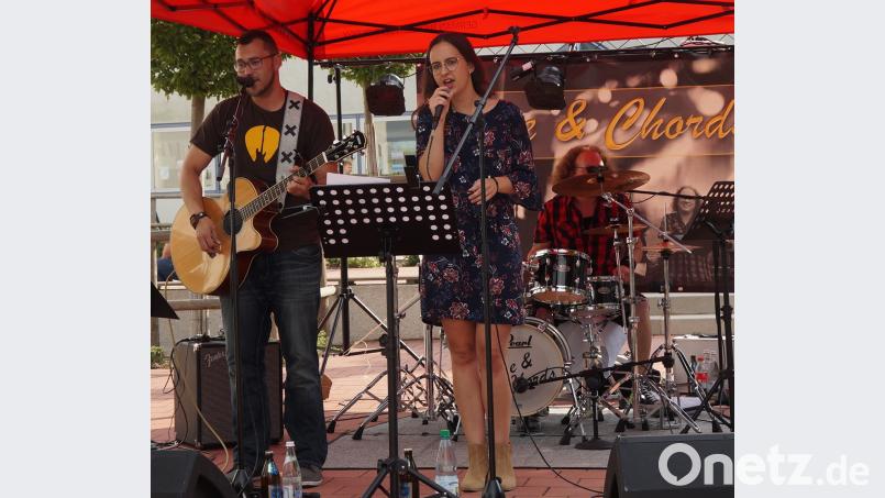 Die Band „Voice&amp;Chords“ sorgte für die musikalische Unterhaltung des Schulfestes der Mittelschule. weu