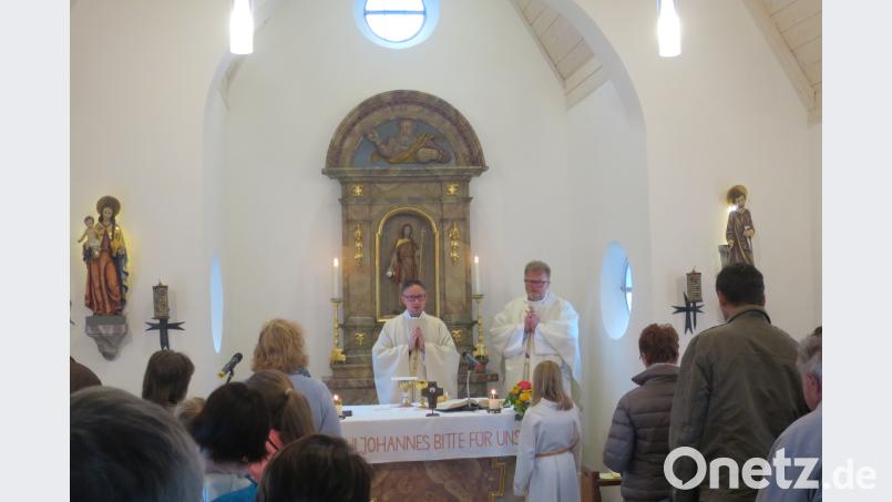 Die Hiltersdorfer feiern das Patrozinium der Kapelle St. Johannes. exb