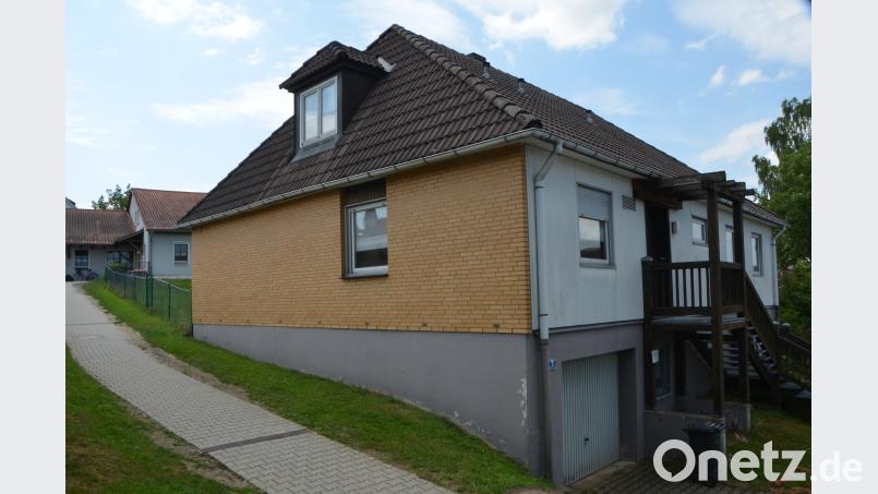 Das marode "Prälat-Ascherl-Haus" wird in die Sanierungsmaßnahme mit einbezogen, bis auf die Kellermauern zurückgebaut und nachfolgend in Holzbauweise ein Mehrzweckgebäude errichtet. dob