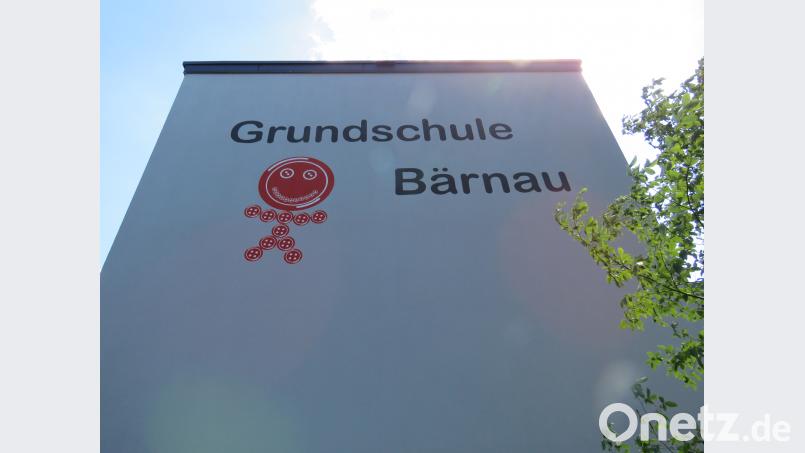Eine rundherum gelungene Sache: Die Grundschule hat sich für die Sanierung auch ein Logo gewünscht. Das lustige Knopfmännchen passt natürlich perfekt. ubb