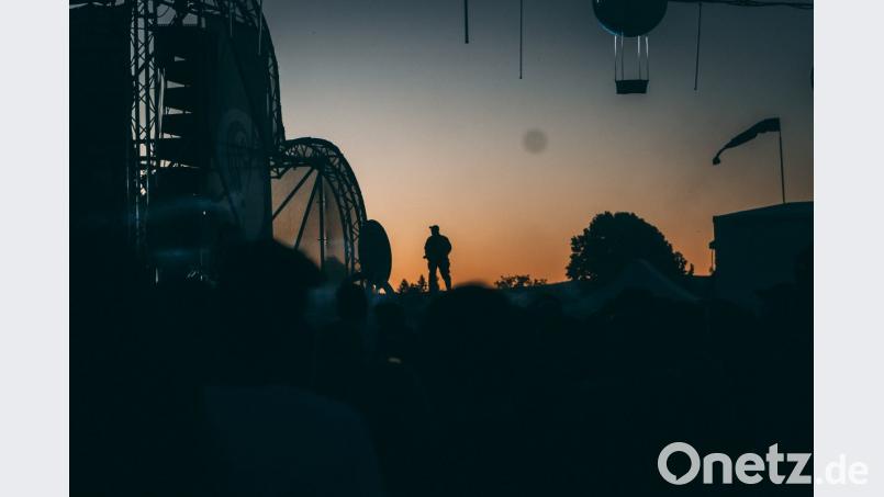 <p>Beim Kindheitstraum-Festival in Speichersdorf haben die Besucher in den Sonnenuntergang gefeiert.&amp;nbsp;</p>
 Lukas Meister