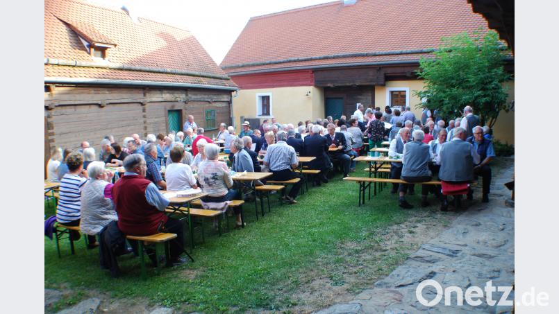 Im historischen Sengerhof fand die öffentliche Musikprobe der Männerchöre aus Neualbenreuth und Bärnau statt. ENZ