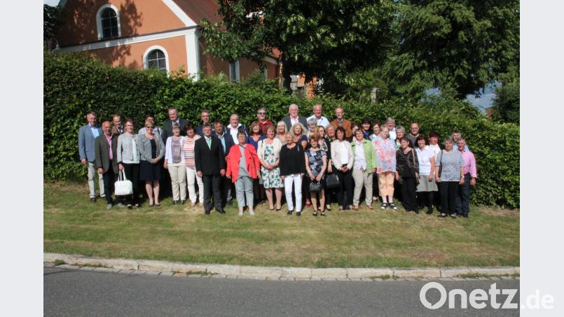 Bei der Jubelkommunion in Wiesau durfte ein Gruppenbild nicht fehlen. exb