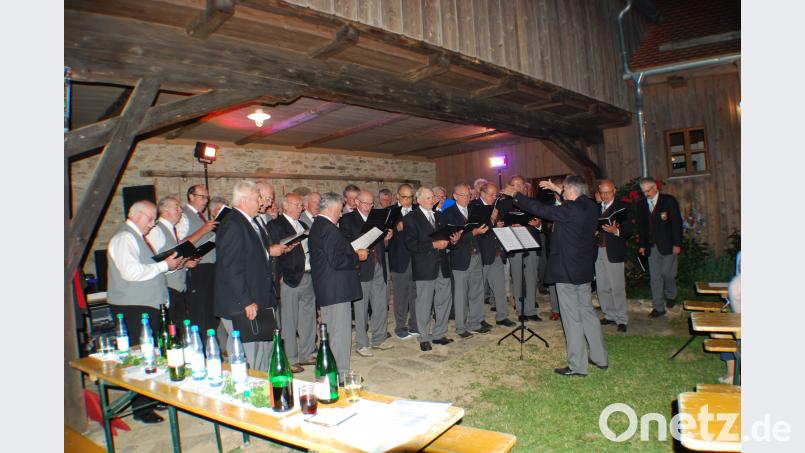 Höhepunkt des Abends im Sengerhof war der gemeinsame Auftritt des MGV Neualbenreuth mit dem MGV Bärnau. ENZ