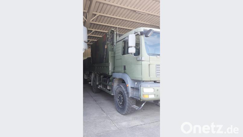 Dieser Bundeswehr-Truck steht am Samstagabend im Mittelpunkt eines spektakulären Seilzieh-Wettbewerbes der Muskelmänner. do