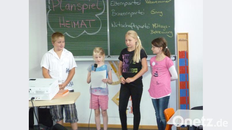 Demokratie kann ganz schön anstrengend sein. Vor allem, wenn man die Interessen von zwei Gruppierungen unter den berühmten einen Hut bringen soll. hah