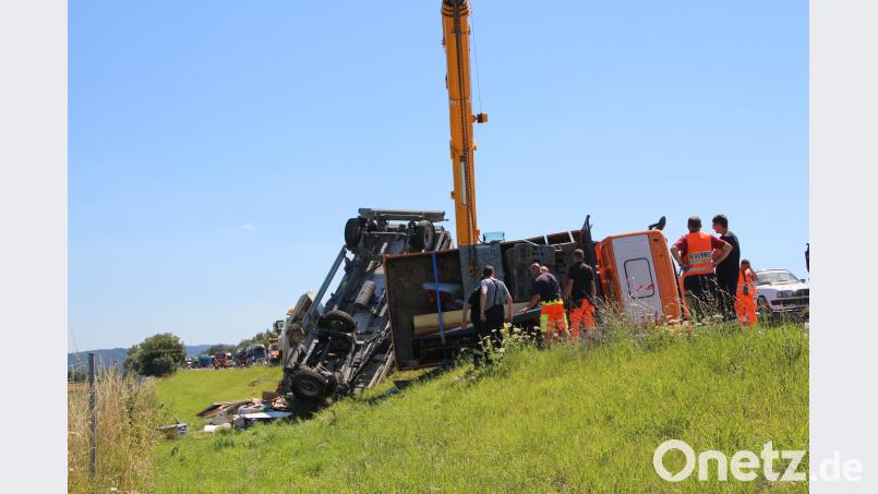 Nach einem Motorradunfall im Baustellenbereich der A3 staut es sich auf der Autobahn in Richtung Nürnberg. Im Rückstau ereigneten sich zwei weitere Unfälle. Alexander Auer