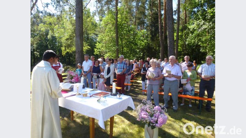 Mit einem Gottesdienst eröffnen die Dürnaster ihr Dorffest.  bk