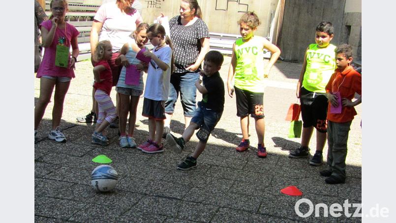 Stets ein Renner: das Torwandschießen. SCK