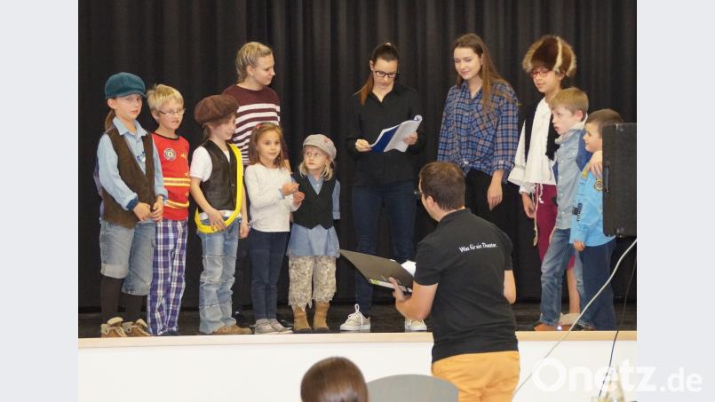 Ovigos  künstlerischer Leiter Florian Wein und Theaterpädagogin Theresa Weidhas legen sehr viel Wert auf Nachwuchsausbildung. In regelmäßigen Abständen werden Workshops angeboten. weu