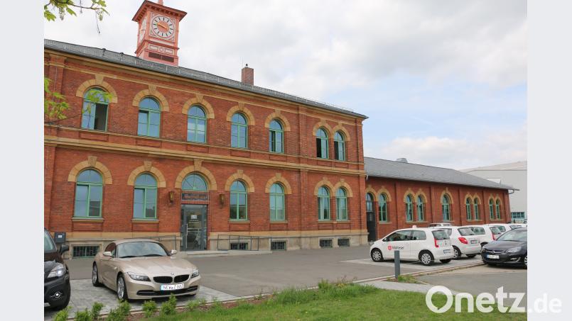 Im ehemaligen Ausbesserungswerk der Deutschen Bahn befindet sich die Geschäfts- und Dienststelle des Malteser-Hilfsdienstes Weiden. In den schmucken Räumlichkeiten werden die vielfältigsten Dienste der Malteser koordiniert. Wenn es nach den Ideen der neuen Diözesanleiterin   geht, können es bald noch einige mehr sein. bsc