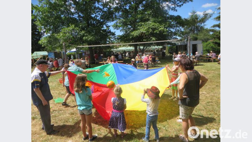 Für Alt und Jung standen verschiedene Spiele bereit. exb