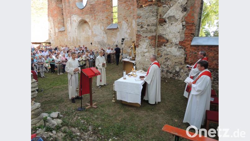 Gottesdienst im Truppenübungsplatz. mor
