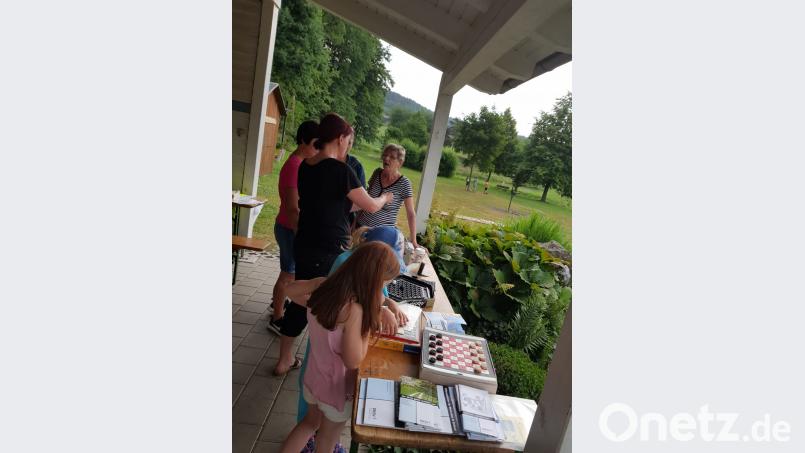 Verschiedene Spiele für Blinde und Sehende. sgs