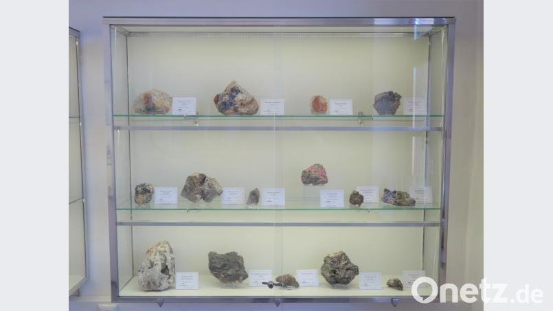 Die Bilder zeigen Ausschnitte aus der bekannten und prämierten Pleysteiner Mineraliensammlung im Stadtmuseum. tu