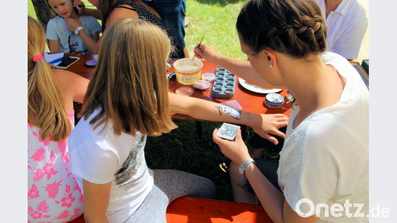 Kinderschminken war bei der Kolpingsfamilie angesagt. Johann Bauer