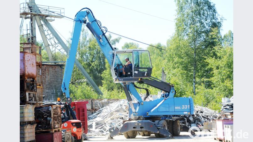 Auch größere Kräne sind für Maximilian Üblacker kein Problem. Gabi Schönberger