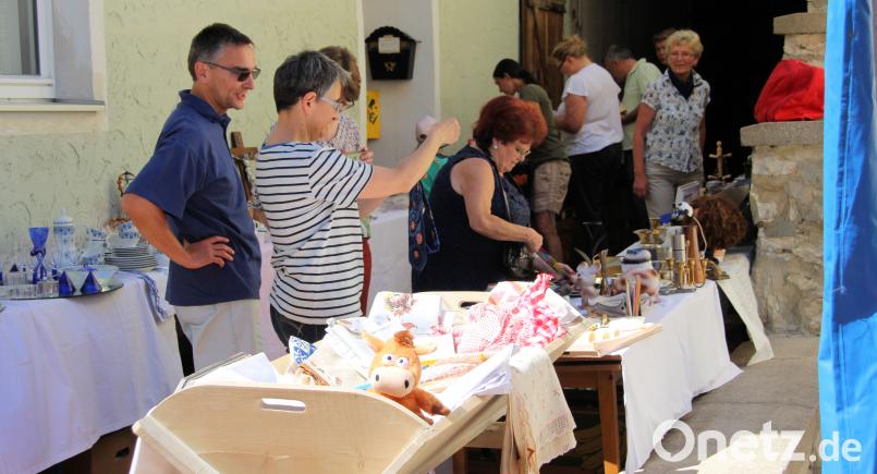 Einen regen Besuch hatte auch der Flohmarkt der Bücherei. Johann Bauer
