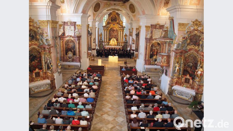 Gut besucht war die Pfarrkirche St. Jakobus in Ensdorf beim Sommerkonzert des Amberger Oratorienchors. sön