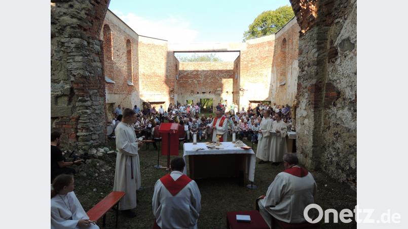 Gottesdienst im Truppenübungsplatz. mor