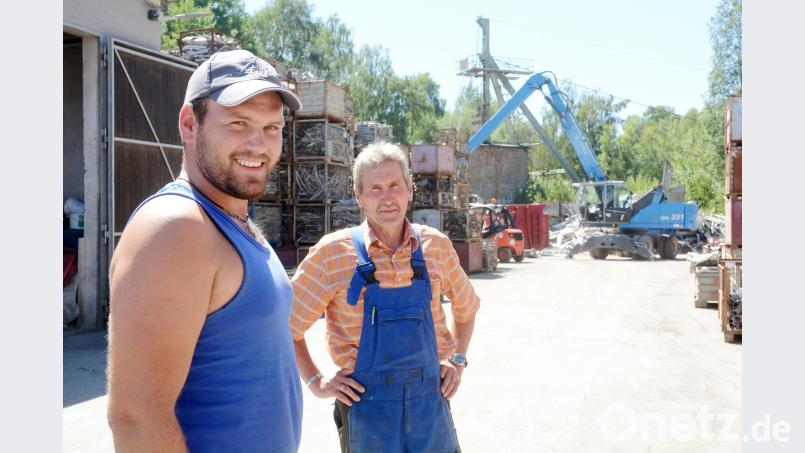 Maximilian Üblacker jun. und sein Vater Maximilian sen. führen den familieneigenen Metallbetrieb. Gabi Schönberger