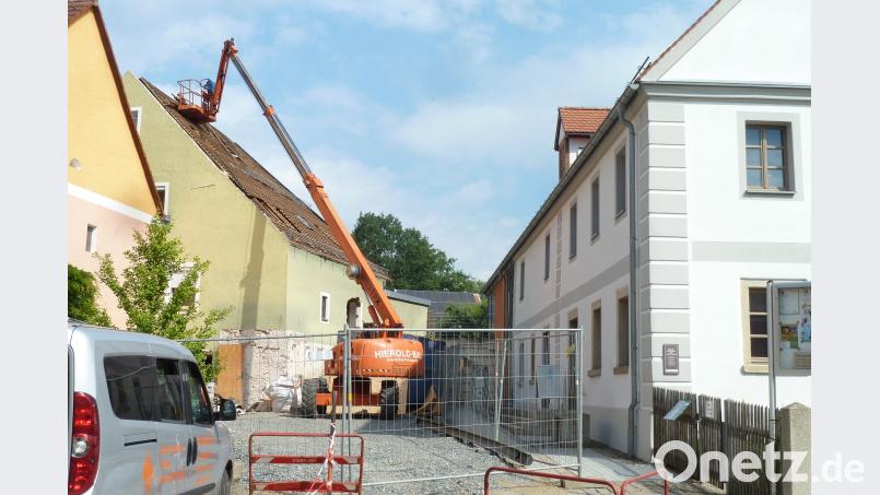 Am 21. Juni knabberten die Abbruchmaschinen am Dach des Soutschka-Hauses. Zwei Wochen später ist der Leerstand aus dem Stadtbild verschwunden. Portner