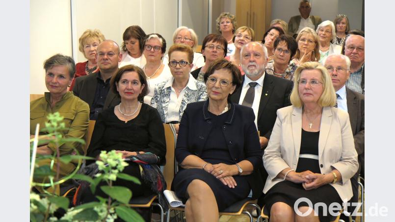 Festakt in der Spitalkirche: Das Bild zeigt (vorne von links): SkF-Landesgeschäftsführerin Monika Meier Pojda, Landesvorstandsmitglied Jutta Schneider-Gerlach, Festrednerin Emilia Müller und SkF-Ortsvorsitzende Hermine Rodde. Bild: Hirsch