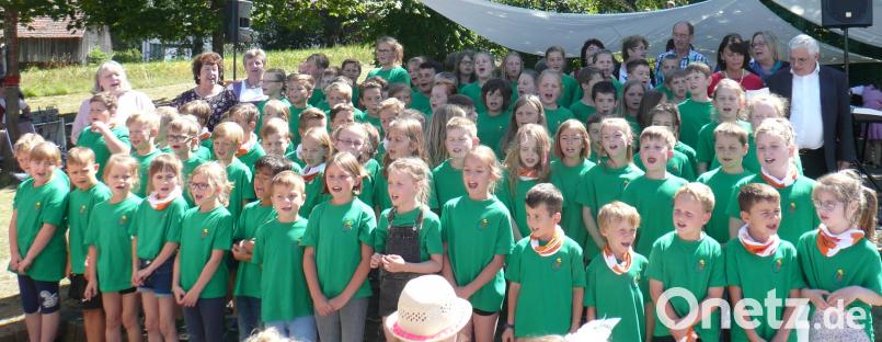 Darbietungen der Kinder prägten den Nachmittag des Jubiläums „50 Jahre Schule Winklarn“. amö
