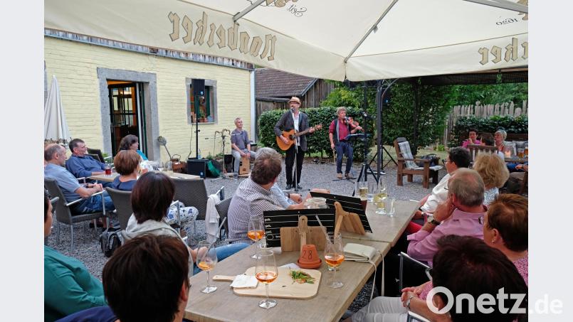 Ein lauschiger Sommerabend mit Hubert Treml und seinen Freunden. TWI