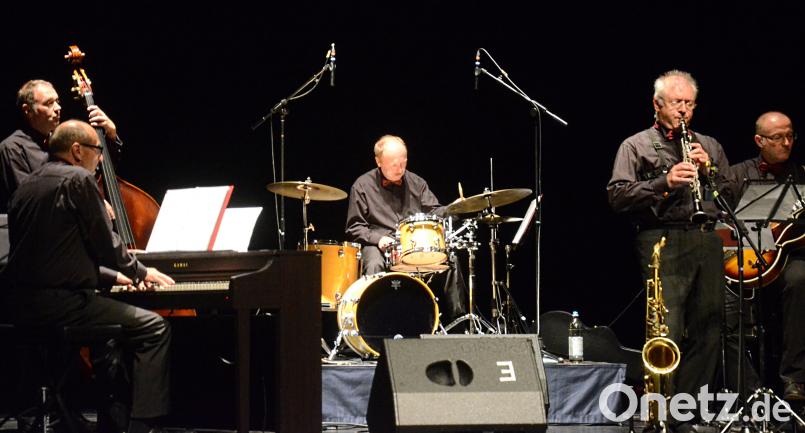 Die Jazz-Formation "Desafinado" kümmert sich um den Ohrenschmaus. uz