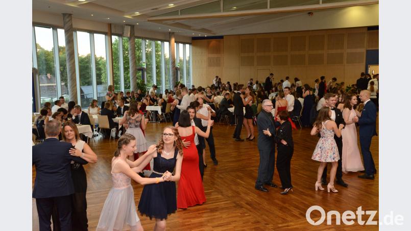 Das Tanzparkett ist beim Abiturball stets gut besucht. bey